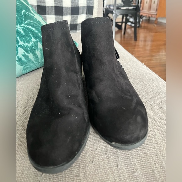 Arizona women’s vegan suede black ankle boots/ booties size 6 - Picture 5 of 5